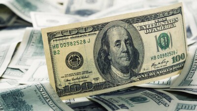 Доллар подорожал к тенге в обменниках и на бирже