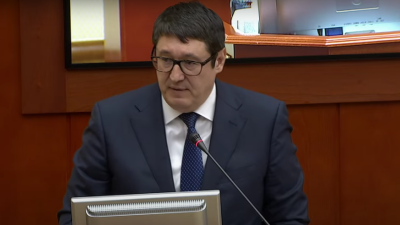 "Вы готовы обуздать олигархов в энергетике?" Саткалиев ответил депутату Базарбеку