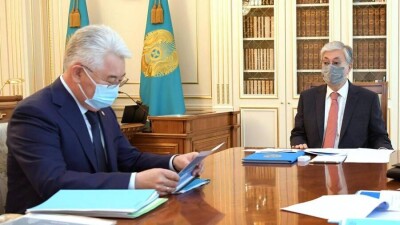 Токаев дал Атамкулову поручения по развитию и реконструкции дорог и строительству арендного жилья