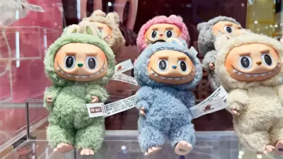 "Мама, купи Лабубу". Почему некрасивая игрушка покорила детей в Казахстане и во всём мире