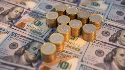 Сколько стоят доллар и рубль в Казахстане 13 июня