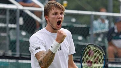 Александр Бублик вышел во второй круг турнира в Торонто, где сыграет с Даниилом Медведевым