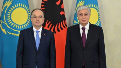 Токаев президенту Албании: Необходимо открыть прямое авиасообщение между Астаной и Тираной