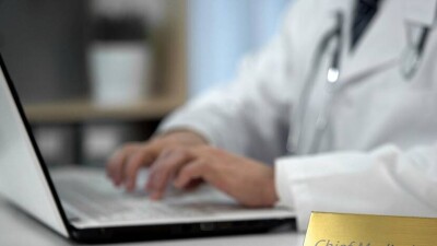 Жителя Бельгии по ошибке "вакцинировали" в Семее: наказана врач
