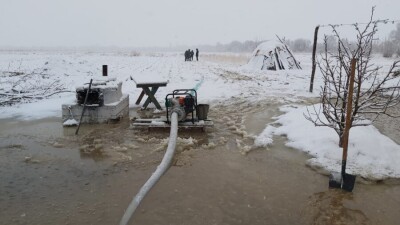 В трёх сёлах Алматинской области затопило дворы частных домов