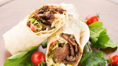 Девять человек отравились фастфудом в Атырау