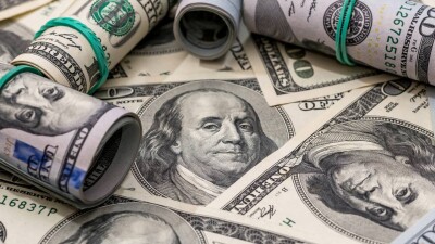 Курс доллара отыграл падение к тенге на бирже 22 октября