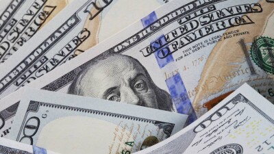 Биржевой курс доллара снизился на 1,4 тенге