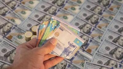 Сколько стоят доллар и рубль в Казахстане 6 июня