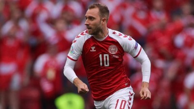 Футболисту сборной Дании, пережившему остановку сердца во время матча Евро-2020, установят кардиостимулятор