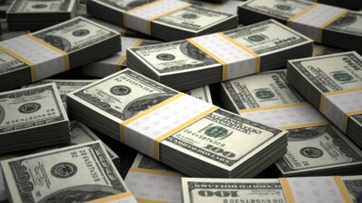 Курс доллара вырос на бирже, рубль подешевел до 5,5 тенге