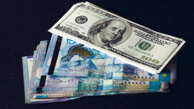 Как изменился курс доллара к тенге на бирже 31 октября