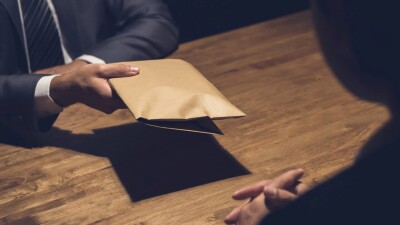 "Требовал деньги за покровительство". Лжесотрудника фискальных органов задержали в Астане