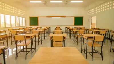 Ученики 0-6-х классов первой смены в Астане не пошли в школу из-за непогоды