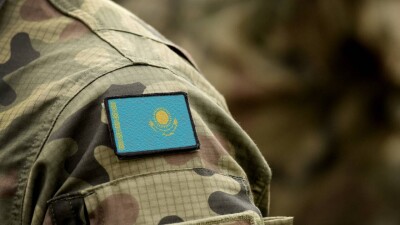 "Военнослужащим должны хорошо платить". В 2024 году оклад за воинское звание в Казахстане вырастет на 30%