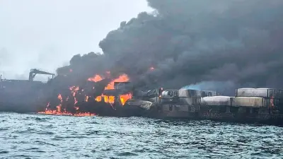Нефтяной танкер загорелся в Северном море после столкновения с грузовым судном