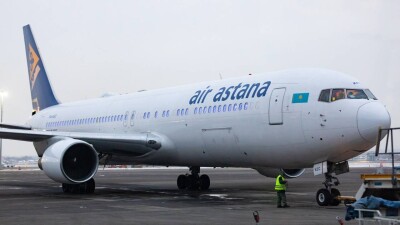Продали дорого, а теперь выкупают дешевле? В Air Astana объяснили свои действия по акциям