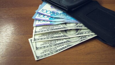 Сколько стоит доллар на бирже и в обменниках Казахстана 7 ноября