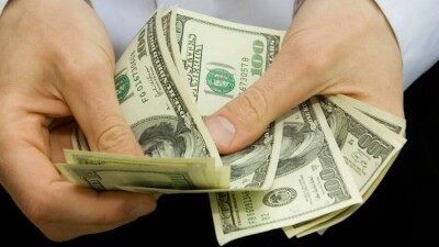 Доллар резко подорожал в Казахстане, обменники продают инвалюту по 470 тенге