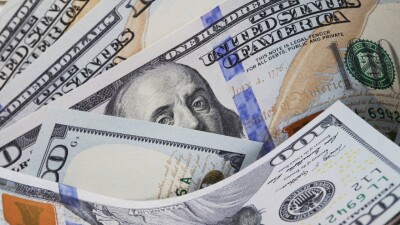Курс доллара снизился к тенге на бирже 31 января