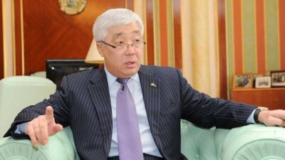 Президент освободил Ерлана Идрисова от должности посла в Великобритании, Исландии и Ирландии