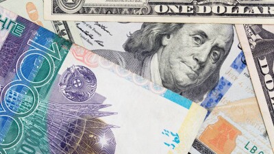 Курс доллара вырос почти на 3 тенге на бирже 15 октября