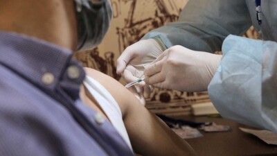 Все 215 прививочных пунктов Алматы будут работать в выходные дни