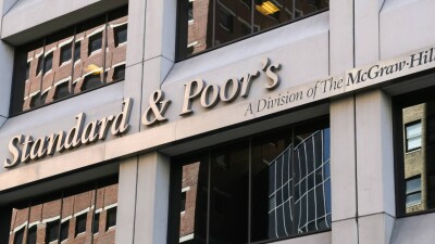 S&P: Банковский сектор Казахстана проявил устойчивость на фоне обострения рисков