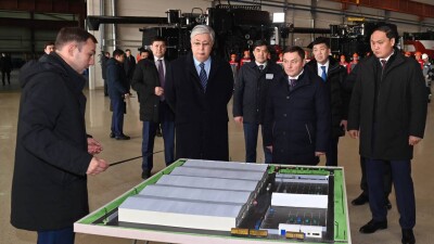 Токаев посетил Казахстанскую агроинновационную корпорацию в Кокшетау