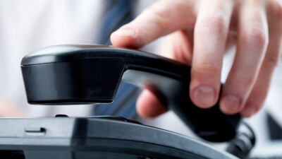 Мошенников, сообщавших пенсионерам, что их родственники попали в ДТП, задержали в Шымкенте и Актобе