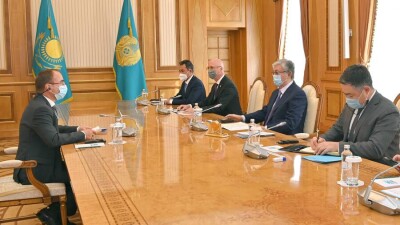 Токаев поддержал проект Svevind Group по строительству ветровых и солнечных электростанций в Мангистау