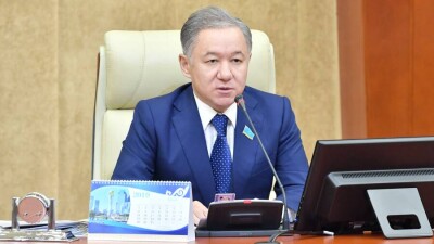 "Вы вообще в отрыве от экономики". Нигматулин раскритиковал главу МНЭ