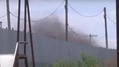 "Забор не спасает, домов не видно". Жители посёлка в Карагандинской области страдают от угольной пыли