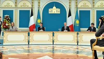 Ветроэлектростанции и французские школы: какие документы подписали во время визита Макрона в РК