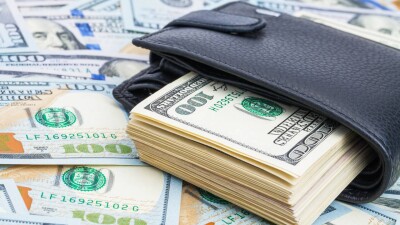 Курс доллара упал ещё почти на 3 тенге на биржевых торгах