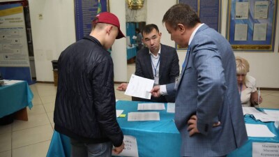 Мажилис одобрил резонансные поправки об исключении иностранного вмешательства в выборы
