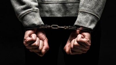В Казахстане при попытке покинуть страну задержали около 300 человек