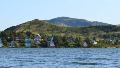 "Пляжи оголились". Турсезон на Бухтарме оказался под угрозой из-за снижения уровня воды