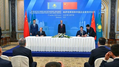 Поставка автомобилей и продажа газа: 30 коммерческих документов подписали во время визита Токаева в Китай