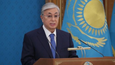 Токаев поручил за месяц проработать вопрос введения QR-кодов с информацией об иммунном статусе