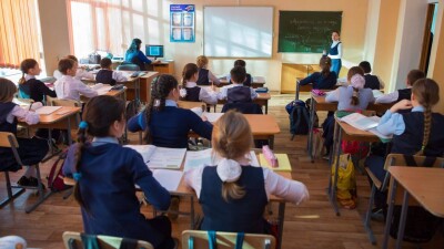 Казахский язык и литературу в школах снова будут изучать как отдельные предметы