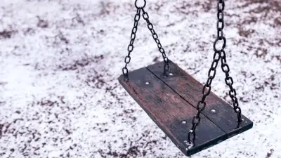 "Язык прилип к качелям, никто не бил". Мальчик в Павлодаре соврал, что на него напали подростки