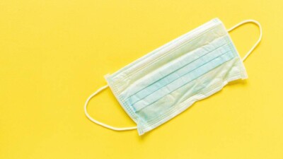 Маски и работа онлайн: какие меры введут в регионах, оказавшихся в "жёлтой" зоне риска по Covid-19