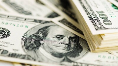 Курс доллара вырос на 2 тенге на бирже 28 февраля