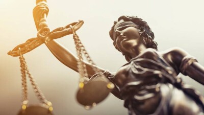 Бывшего замакима Атырауской области приговорили к 10 годам заключения за получение взятки