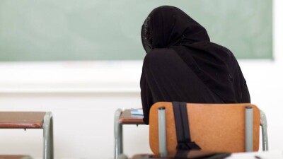 Платки в школах: будет ли МОН вводить изменения в приказ о школьной форме
