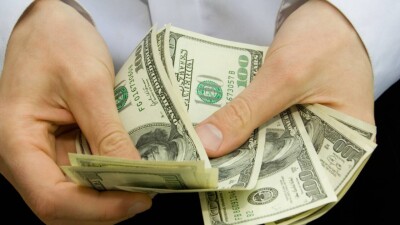 Как изменился курс доллара к тенге на бирже 4 декабря