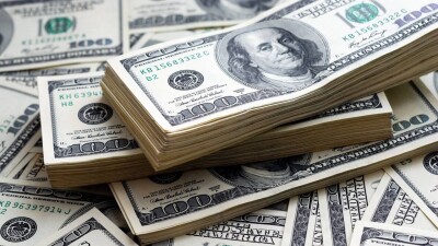 Курс доллара вырос к тенге на бирже в первый день лета