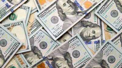 Курс доллара в Казахстане отреагировал на рост цен на нефть перед выходными