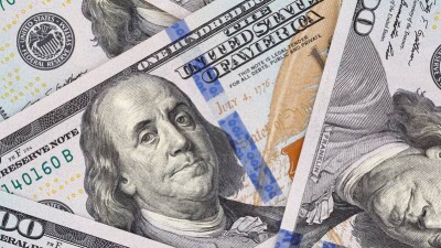 Тенге продолжает стремительно падать к доллару на бирже